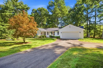 6 Centerwood Drive 1