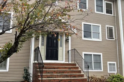 1 Maude St #7 1