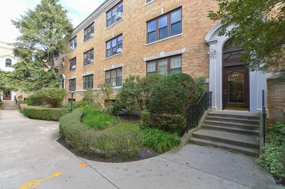 411 Washington St #1B
