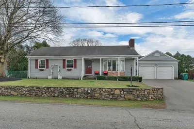 33 Achille St 1