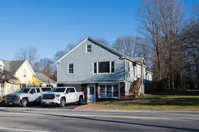 631 Pleasant St 1