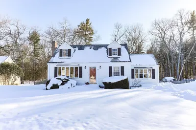 24 Eastman Ave