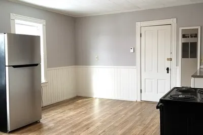 9 Pine St #2