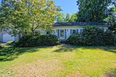 15 Lakewood Dr 1