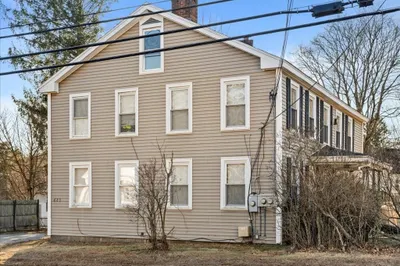 689 Main St 1
