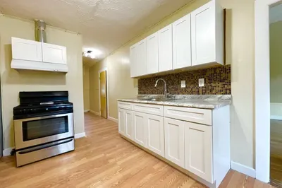 89 Tuttle St #3