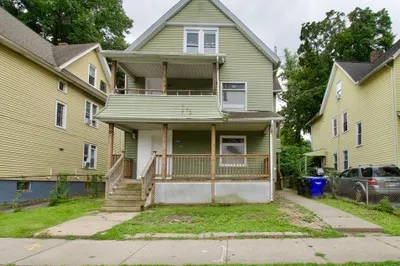 19 Warriner Ave 1