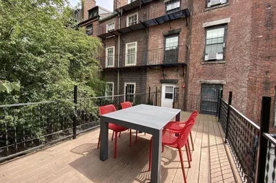 59 Pinckney Street #2