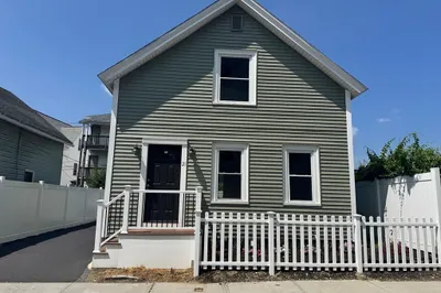 21 Lodi St