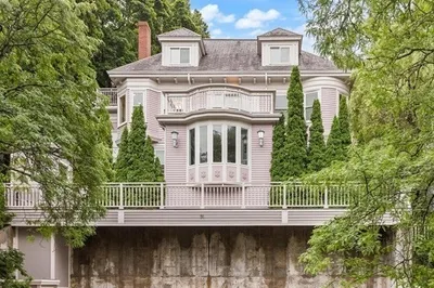 91 University Rd #2 1