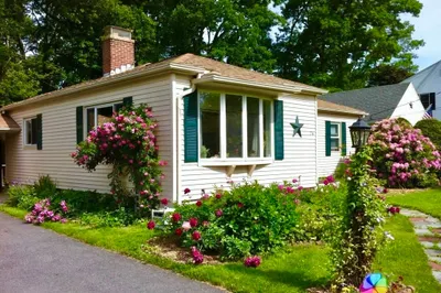 74 Edgewood Rd 1