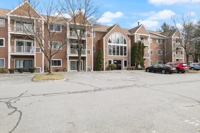 49 Steeplechase Ct. #-