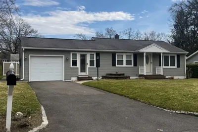 10 Benger Ave
