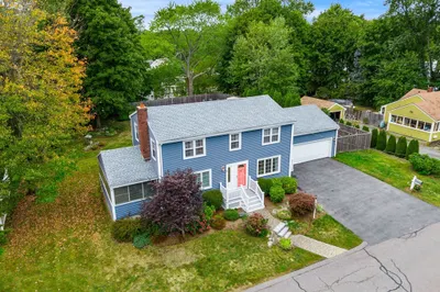 9 Elizabeth Ave 1
