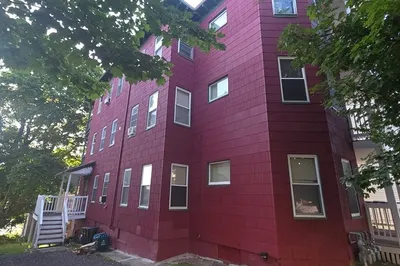 18 Elizabeth St