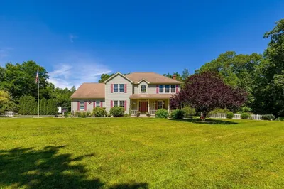 33 Helen Ln 1