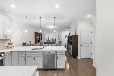 4 Tremont Pl #4