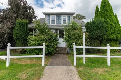 18 Beaumont Rd