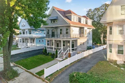 152 Washington St 1