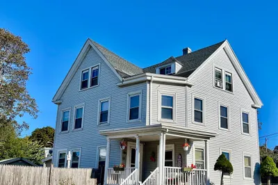 52 Essex St #2 1