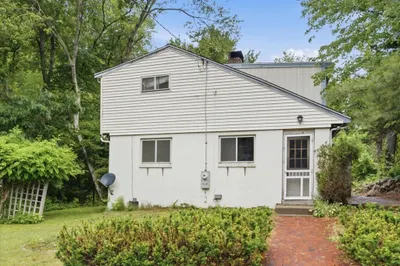 40 Maple St 1