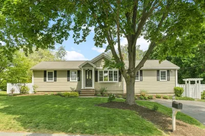 44 Hopkins Dr 1