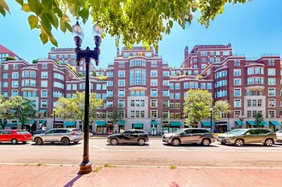 300 Boylston St #601 1
