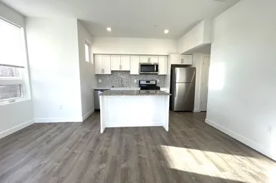 302 Broadway #203