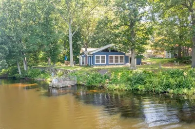 38 Pattagansett Drive