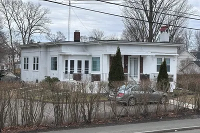 36 Menlo St 1