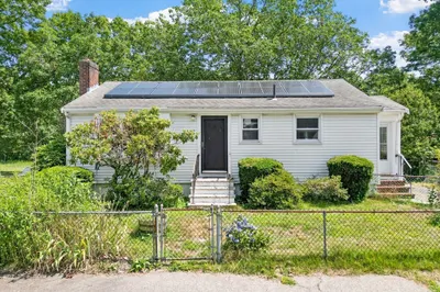 49 Bowes Ave
