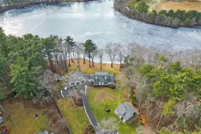 8 Shockley Drive 1