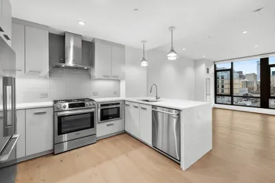 40 Traveler St #412