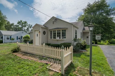 175 Robinson Rd