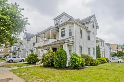 407-409 Sumner Ave