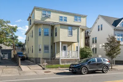 249 Main St 1