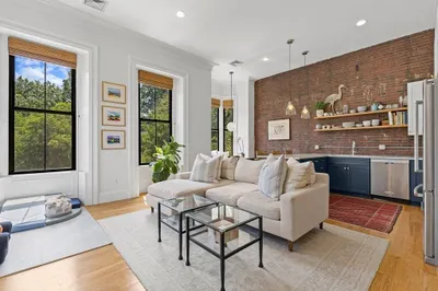 15 Monument Sq #2
