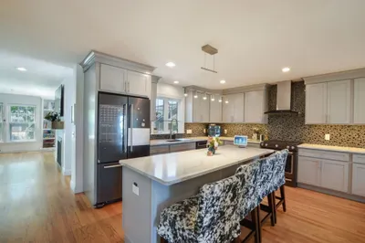 25 Bay View Ave 1