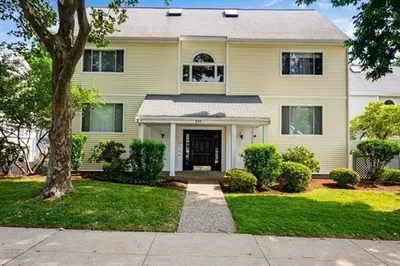 295 Temple Street #102