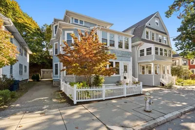 55 Aberdeen Avenue #2 1