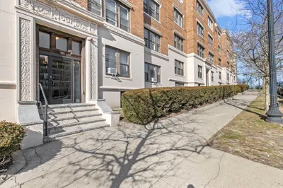 1661 Commonwealth Ave #8