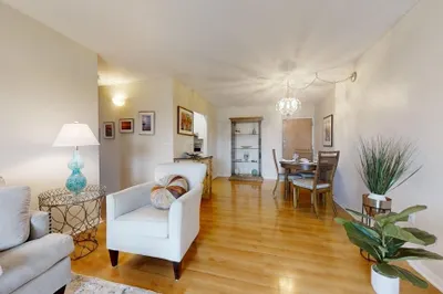 10 Williams St #44 1