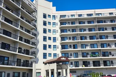 133 Commander Shea Blvd #406