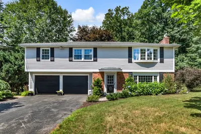32 Briarwood Rd 1