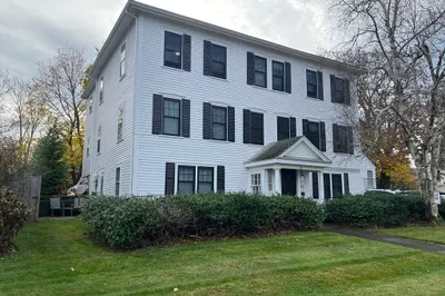 20 Pleasant St #3