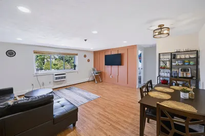 215 Winter St #3P 1
