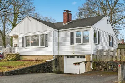9 Pinewood Ave 1