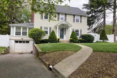 16 Pine St