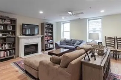 67 Broad St #4