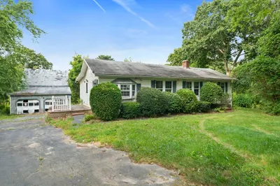 54 Manomet Point Rd